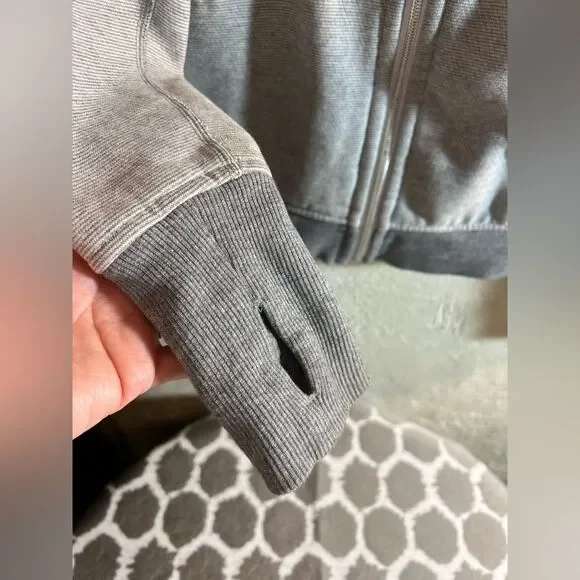 Lululemon Athletica Scuba Gray Zippered Fitted Hoodie 6 Sweatshirts & Hoodies